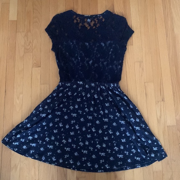 Navy floral dress with lace back and pockets - Picture 2 of 2